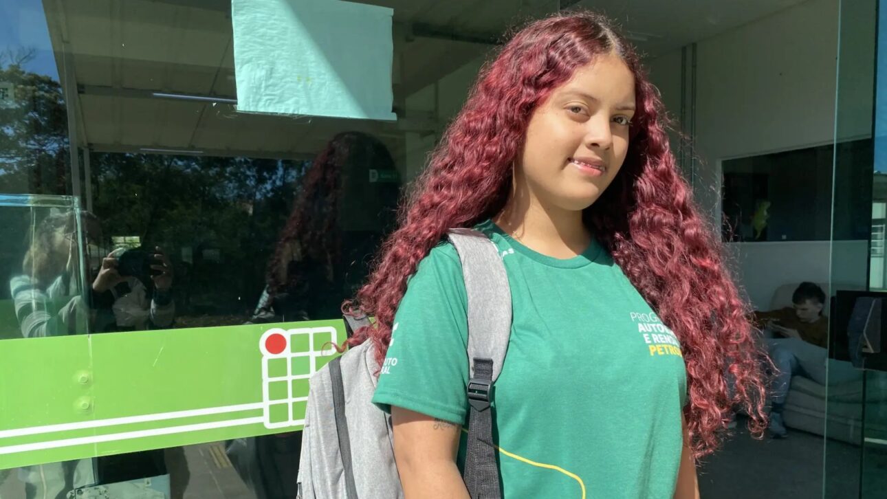 Petrobras e IFRS ofrecen cursos con bolsa de R$ 850 que ayudan a inmigrantes venezolanos en Canoas a reempezar en el mercado de trabajo.