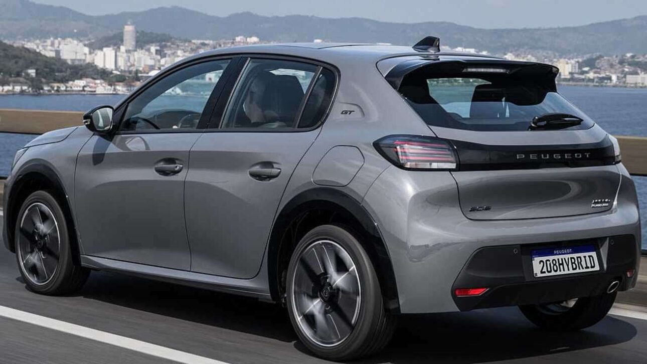 Nuevo Peugeot 208 2026 estrena con cambio CVT, versión híbrida ligera, motor 1.0 turbo y consumo de hasta 13 km/l. Consulta detalles.