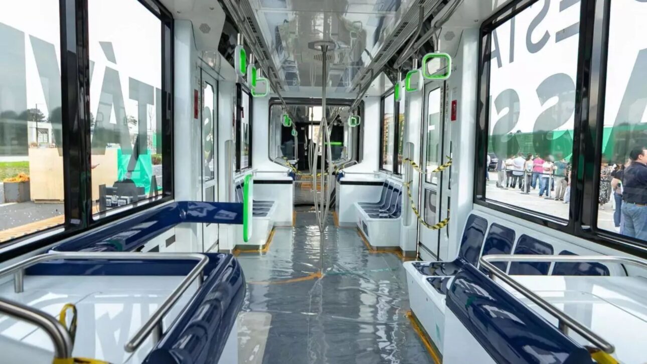 Vehículo innovador con neumáticos y rieles virtuales será probado en Paraná, transportando hasta 280 pasajeros a hasta 70 km/h.