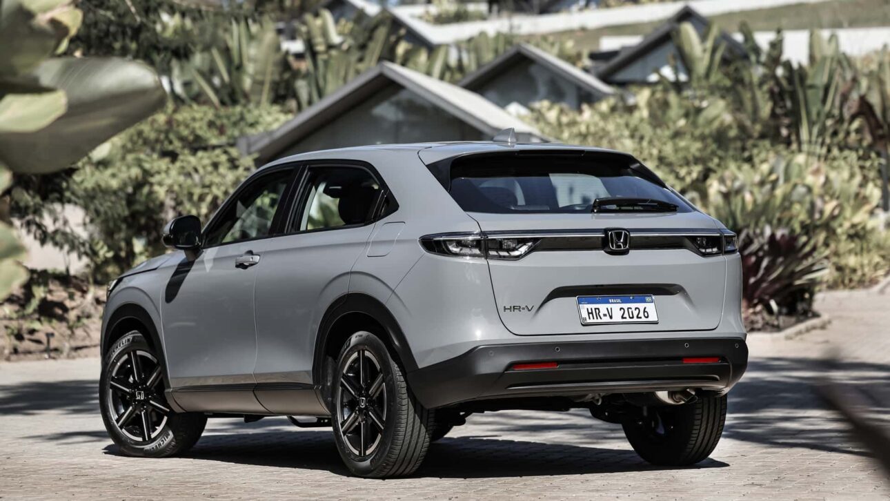 Compara Honda WR-V 2026 y HR-V 2026. Conoce las diferencias de precio, consumo, espacio interno y motor 1.5 flex de 126 cv.