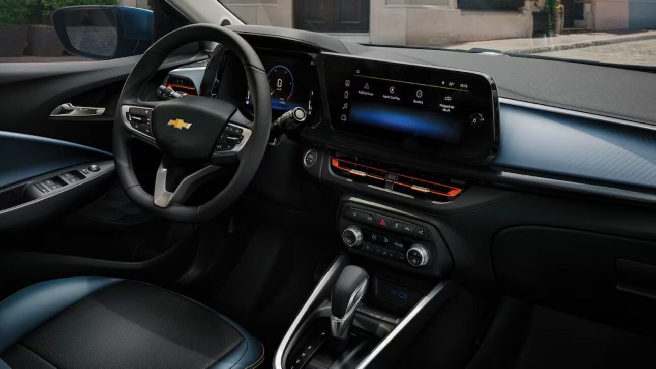 Chevrolet Onix 2026 llega con multimídia de 11″, dirección aprimorada y más tecnología, manteniendo precios competitivos y motores 1.0.