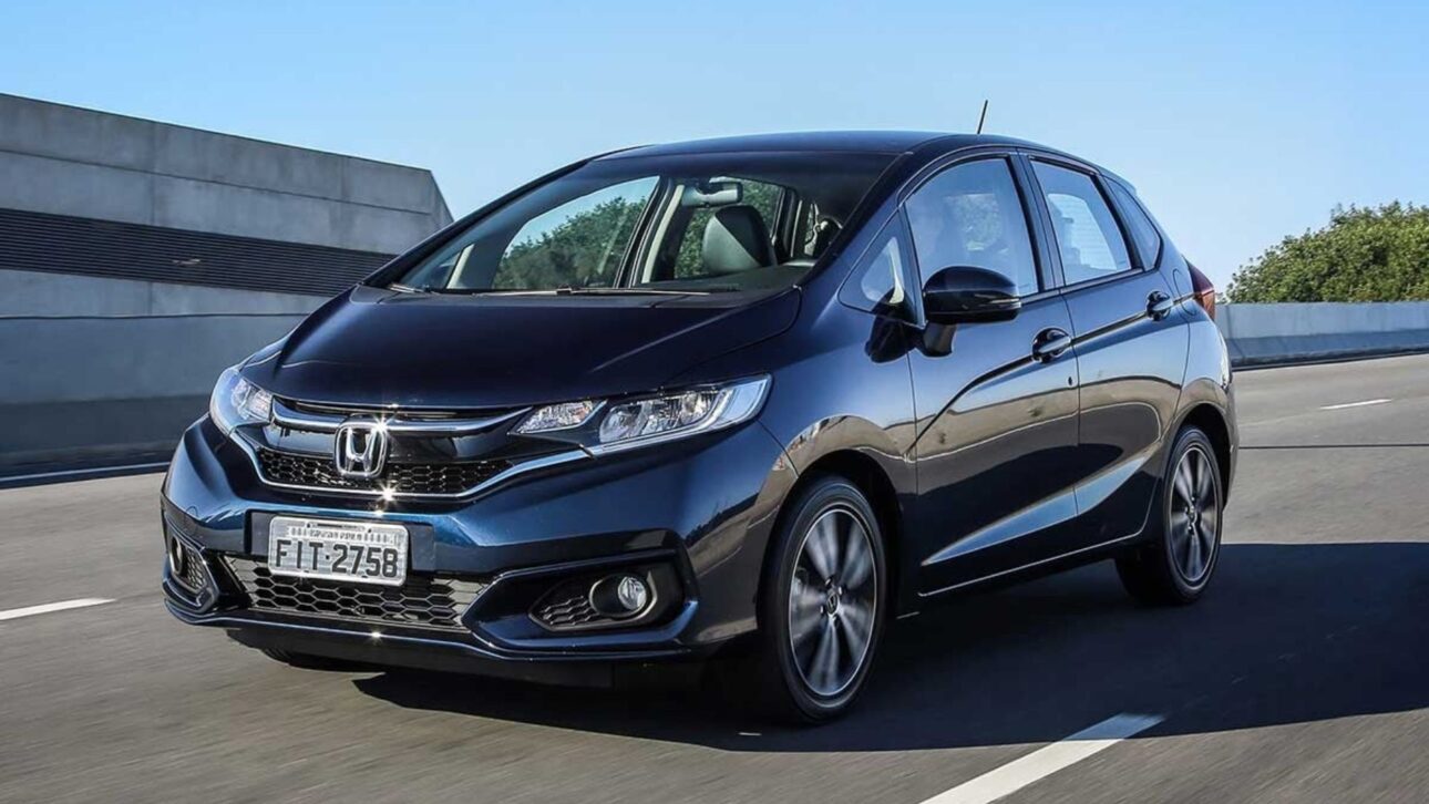 Honda Fit 1.5 i-VTEC destaca por su durabilidad, bajo consumo y espacio interno versátil, siendo uno de los coches más confiables del mercado brasileño.