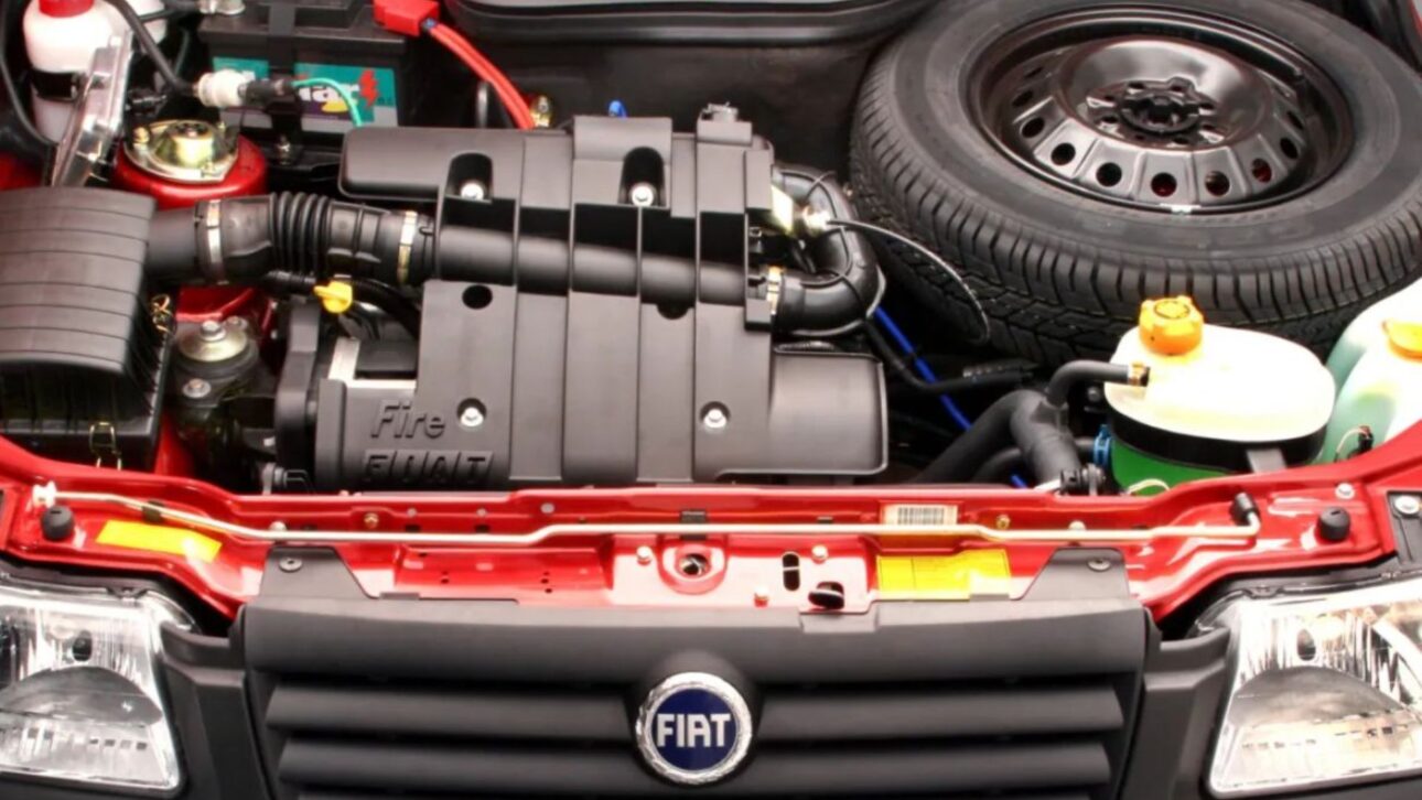 Fiat Uno mantiene fama de carro resistente, económico y fácil de mantener, con versiones usadas por menos de R$ 25 mil en Brasil.