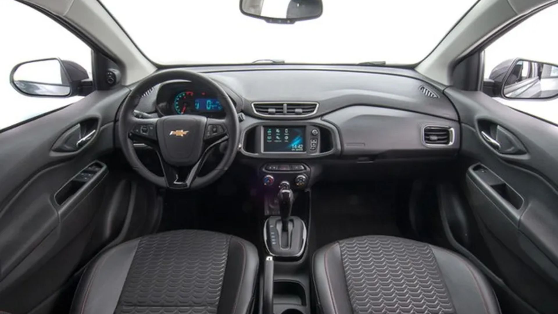 O Chevrolet Onix LT 1.4 automático 2018 oferece até 13,9 km/l, câmbio de 6 marchas, 106 cv e manutenção simples por cerca de R$ 60 mil.