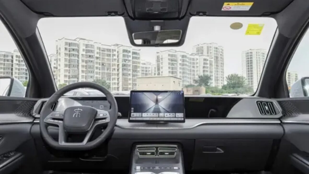 BYD Song Pro flex estrena en Brasil con hasta 133 km eléctricos, nuevo cambió en la columna y diseño de la línea 2027. Consulta los detalles.