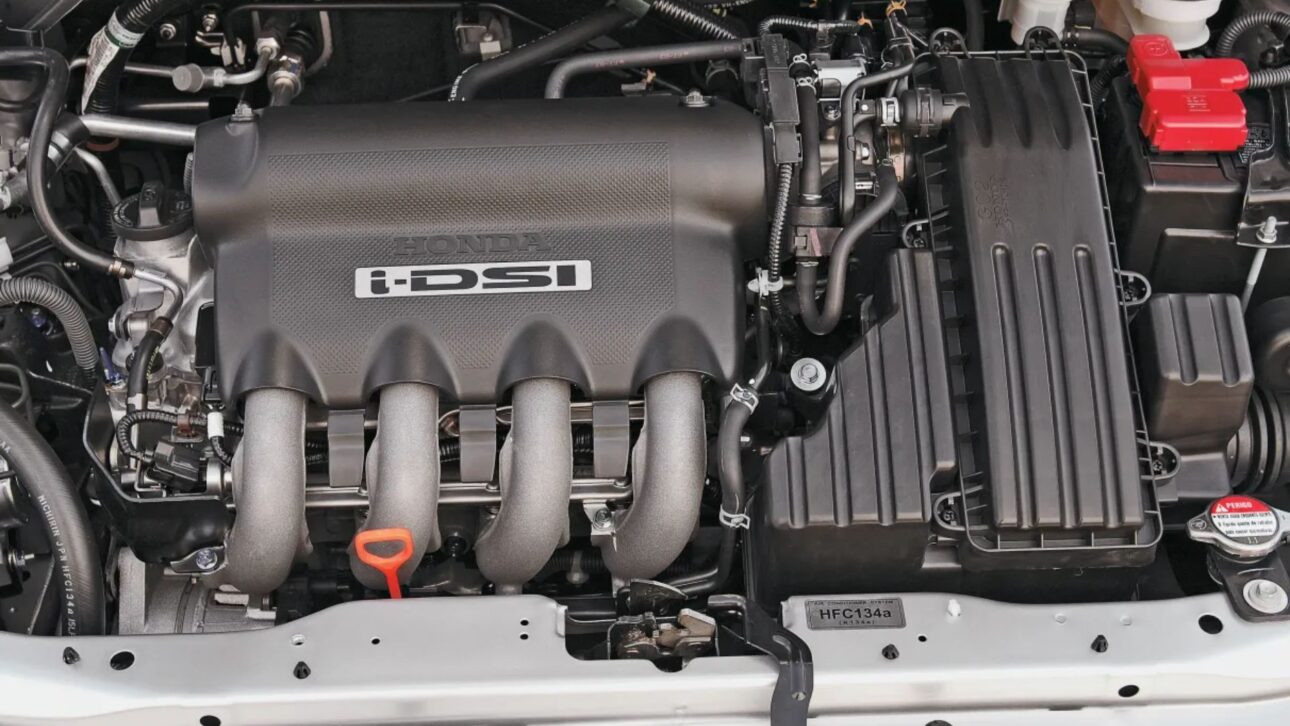 Honda Fit automático usado cuesta menos de R$ 28 mil, hace hasta 14 km/l y mantiene fama de carro inquebrável y económico. Consulta los detalles.