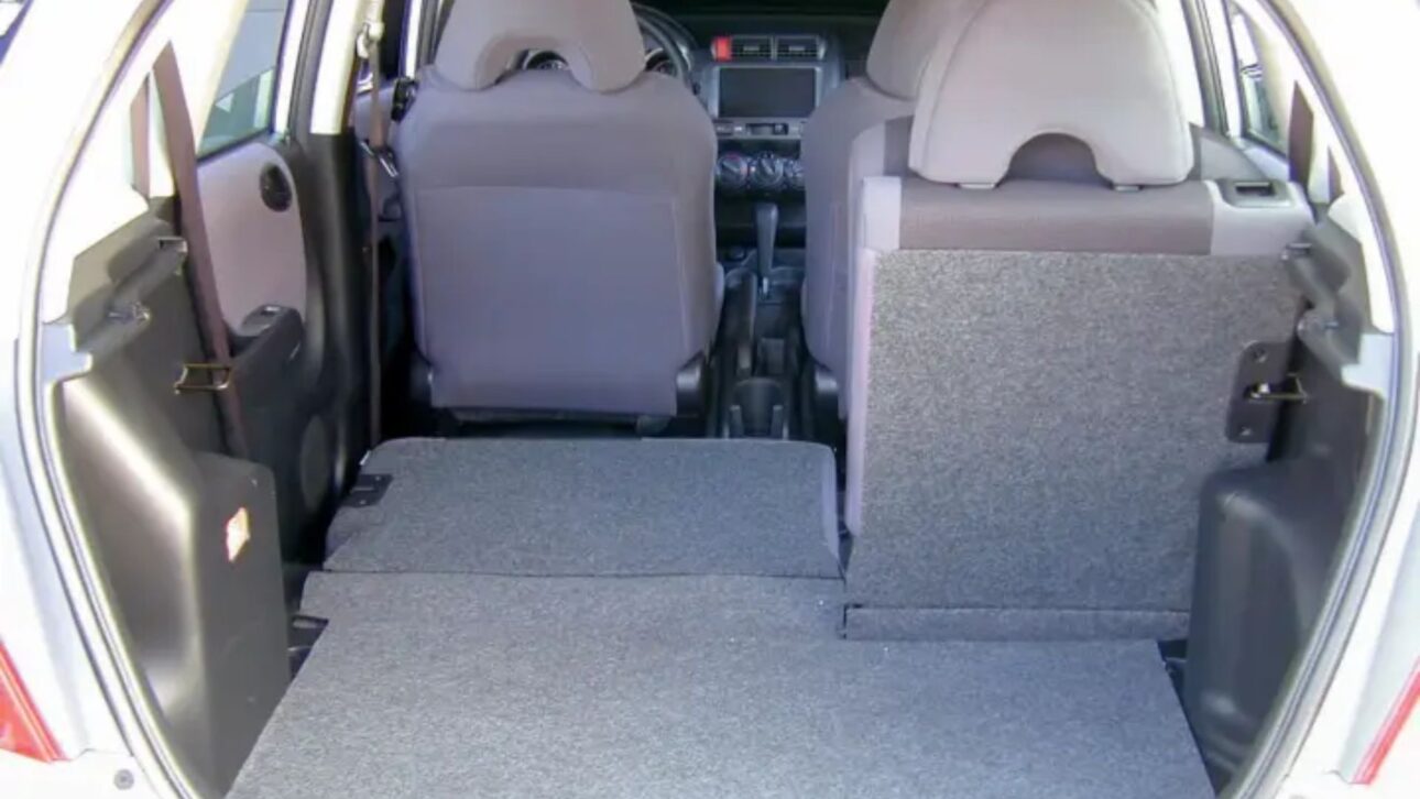 Honda Fit automático usado cuesta menos de R$ 28 mil, hace hasta 14 km/l y mantiene fama de carro inquebrável y económico. Consulta los detalles.