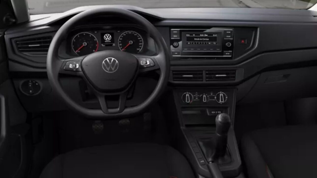 Volkswagen Polo Track 2026 llega con bono de R$ 10 mil, motor 1.0 de 84 cv y autonomía de 745 km, costando menos que Kwid y Mobi.