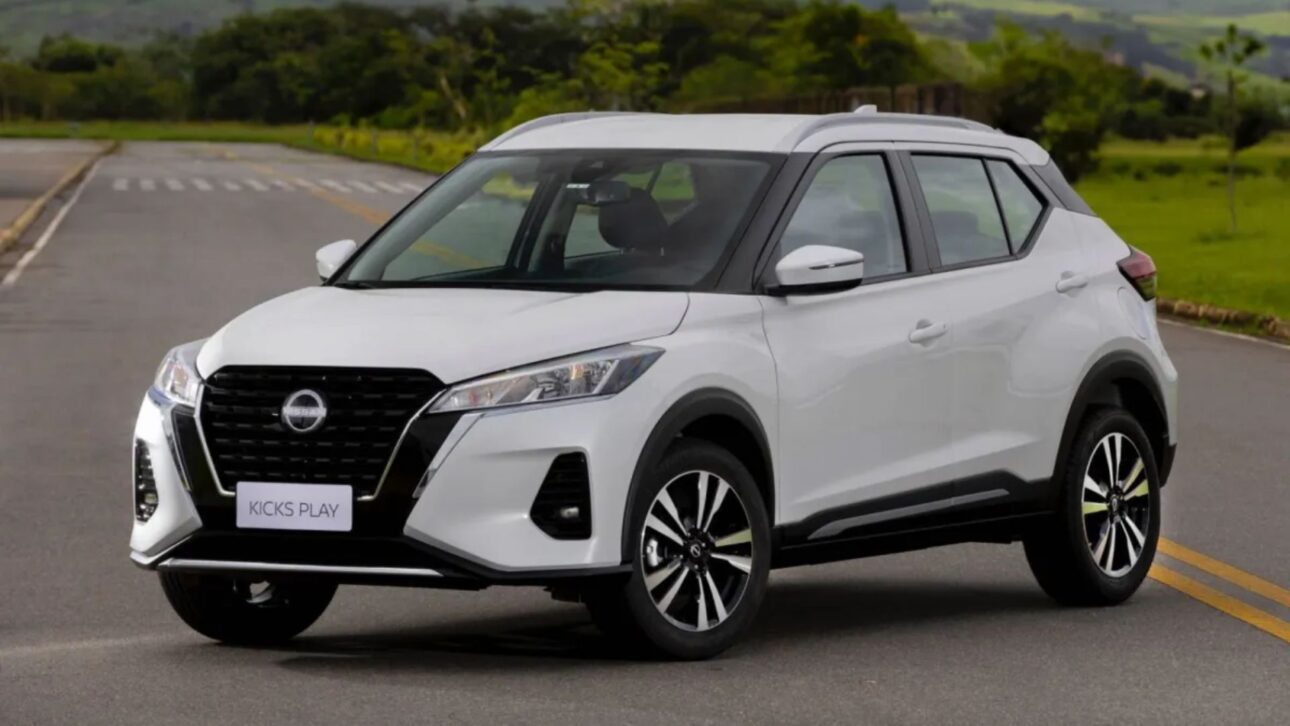 Nissan ofrece el Kicks Play 2025 con motor 1.6, cambio CVT y seis airbags por R$ 104.990 para CNPJ. Oferta va hasta el 4 de noviembre.