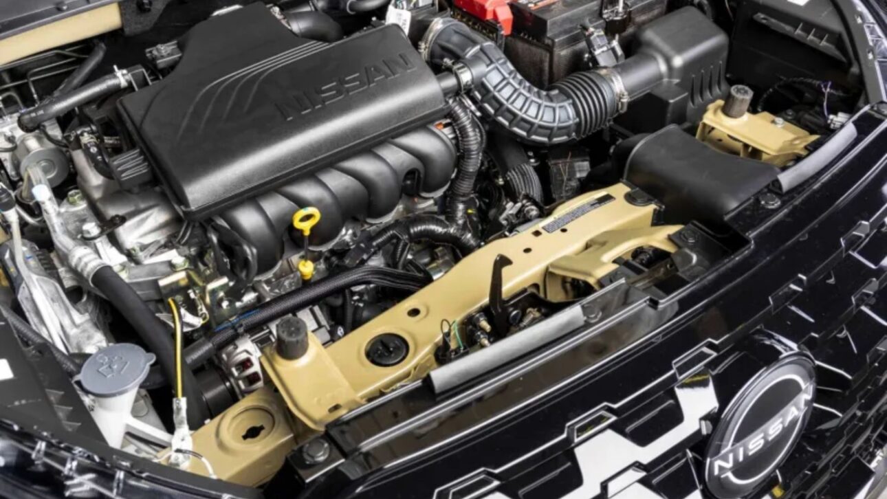 Nissan ofrece el Kicks Play 2025 con motor 1.6, cambio CVT y seis airbags por R$ 104.990 para CNPJ. Oferta va hasta el 4 de noviembre.