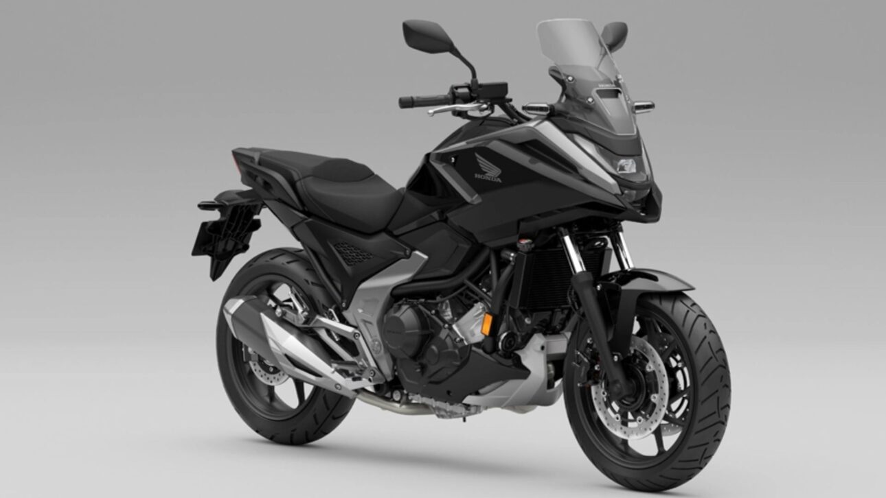 La nueva Honda NC750X 2026 llega con frenos dobles, panel TFT de 5", cambio DCT mejorado y más tecnología para el día a día.