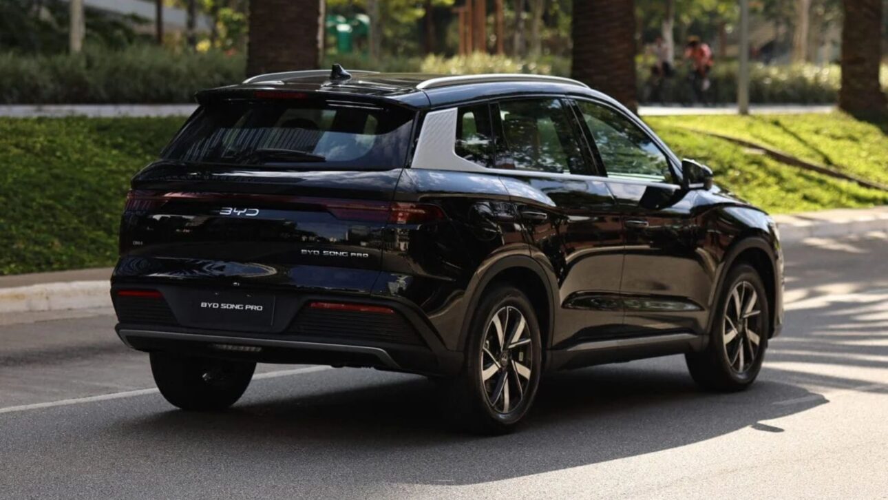 BYD Song Pro híbrido plug-in 2026 ofrece 1.100 km de autonomía y más de 220 cv, con precio especial para taxistas até octubre.