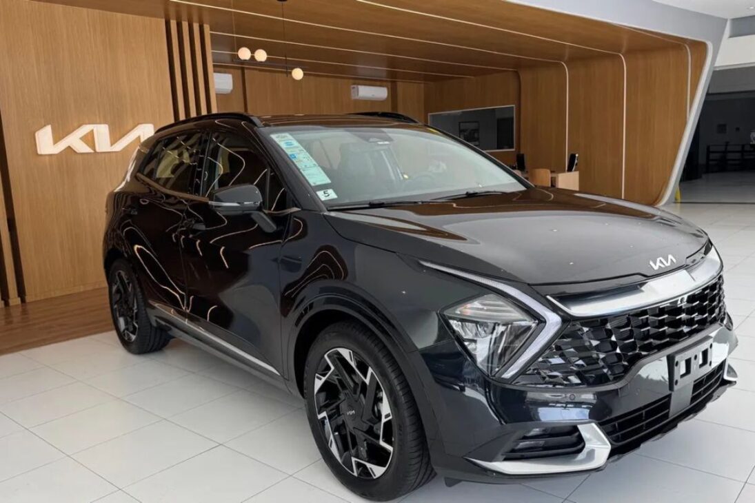 Kia Sportage Hybrid 2025 baja R$ 20 mil, hace 0 a 100 en 9 segundos y promete hasta 12 km/l: después de 30 años, ¿vale finalmente la pena comprar?