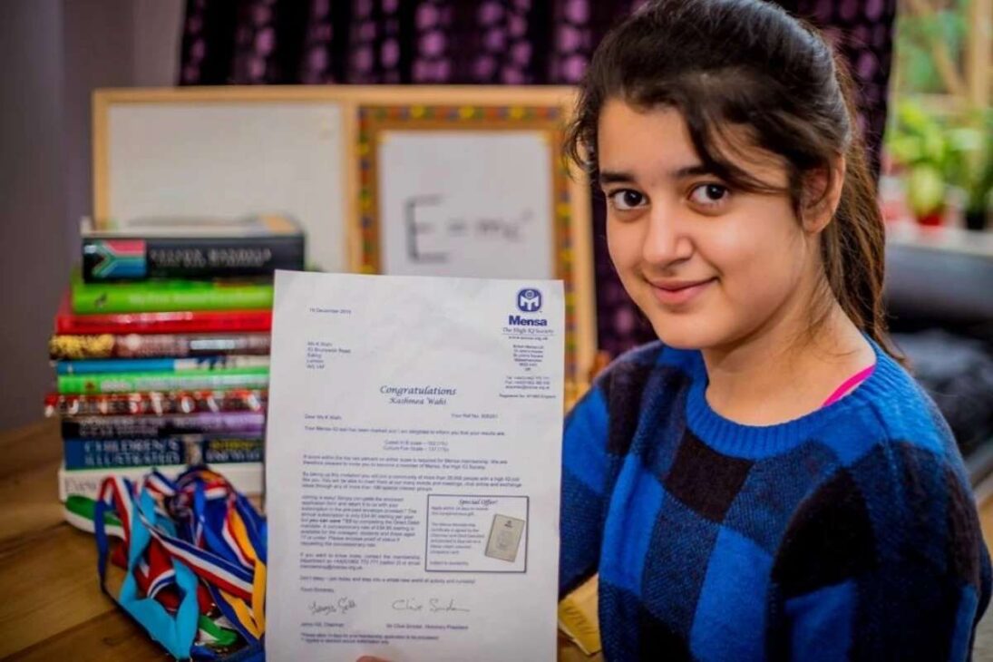 Niña superdotada británica de 11 años, decidió hacer un test de CI por curiosidad, alcanzó la puntuación máxima posible de 162 puntos y dentro de la selecta grupa del 1% más inteligente de la población mundial