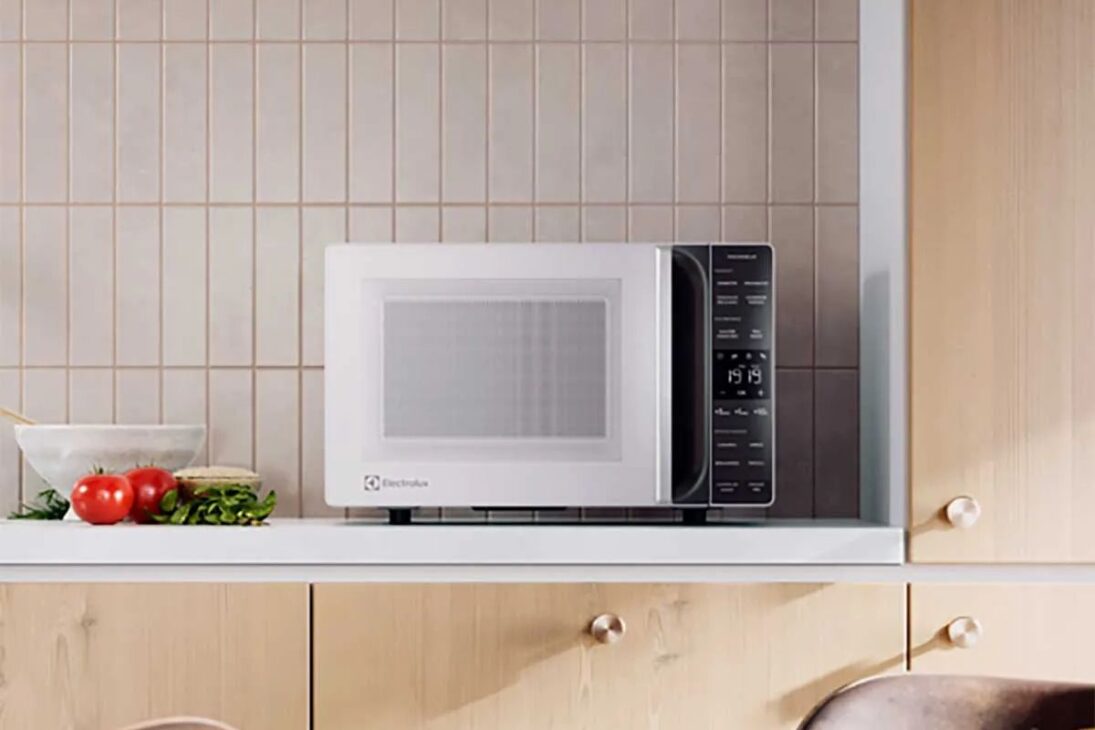 Micro-ondas en promoción: ocho modelos con precios que se desplomaron en octubre, incluyendo Electrolux, Brastemp, Philco, Midea y Consul con hasta 40% de descuento