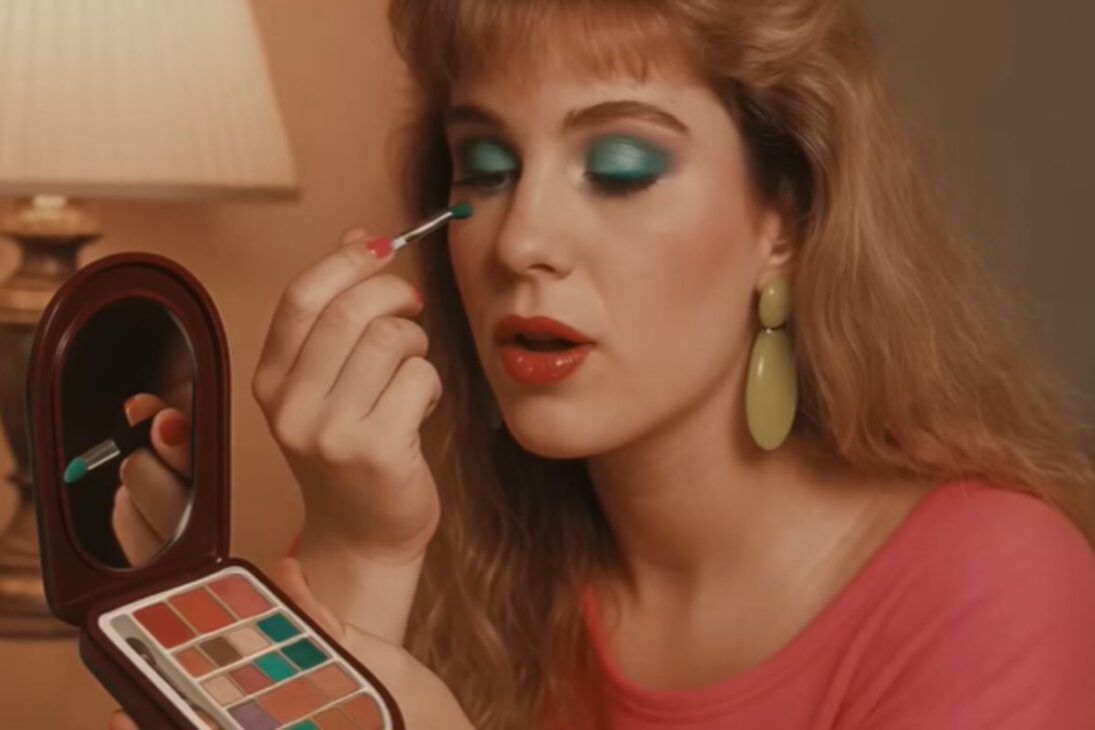 Productos de belleza de los años 80: shampú de huevo, lápiz labial de sandía y bronceadores sin filtro que marcaron una generación y aún viven en la memoria de las brasileñas