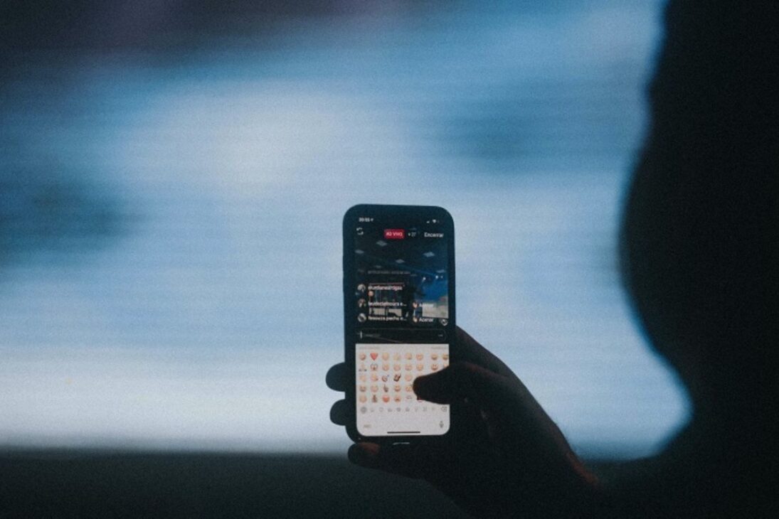 STJ decide que la operadora de celular está obligada a indemnizar al cliente por falla de seguridad que permitió la clonación de su WhatsApp para aplicación de golpes