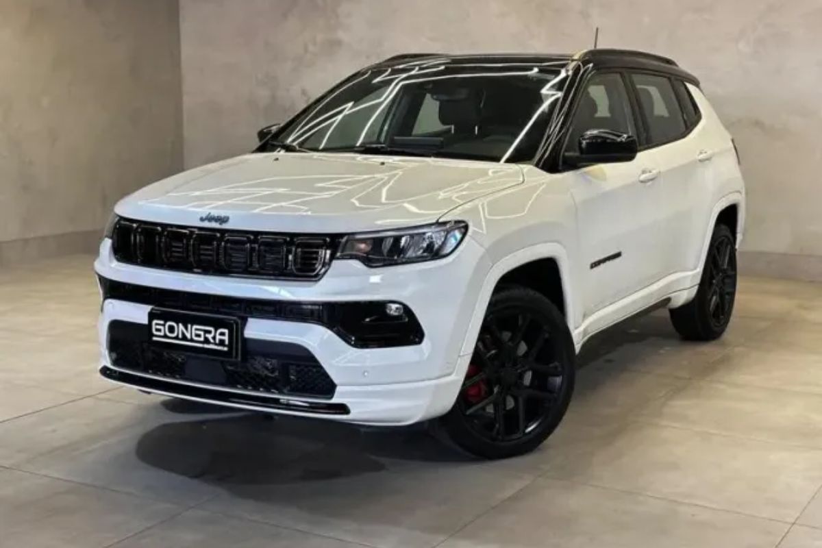 Os SUVs 4×4 em 2025 dominam o mercado brasileiro, com Jeep e Toyota liderando opções que combinam luxo, resistência, tecnologia e desempenho para qualquer terreno.