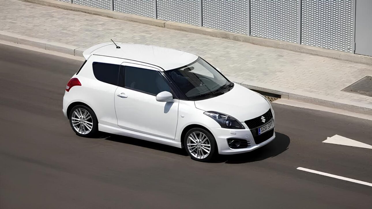 Costando cerca de R$ 65 mil y con motor 1.6 de 142 cv, este hatch deportivo japonés entrega cambio manual de 6 marchas, desempeño ágil y reputación de baja mantenimiento; conoce el Suzuki Swift Sport 1.6 2015