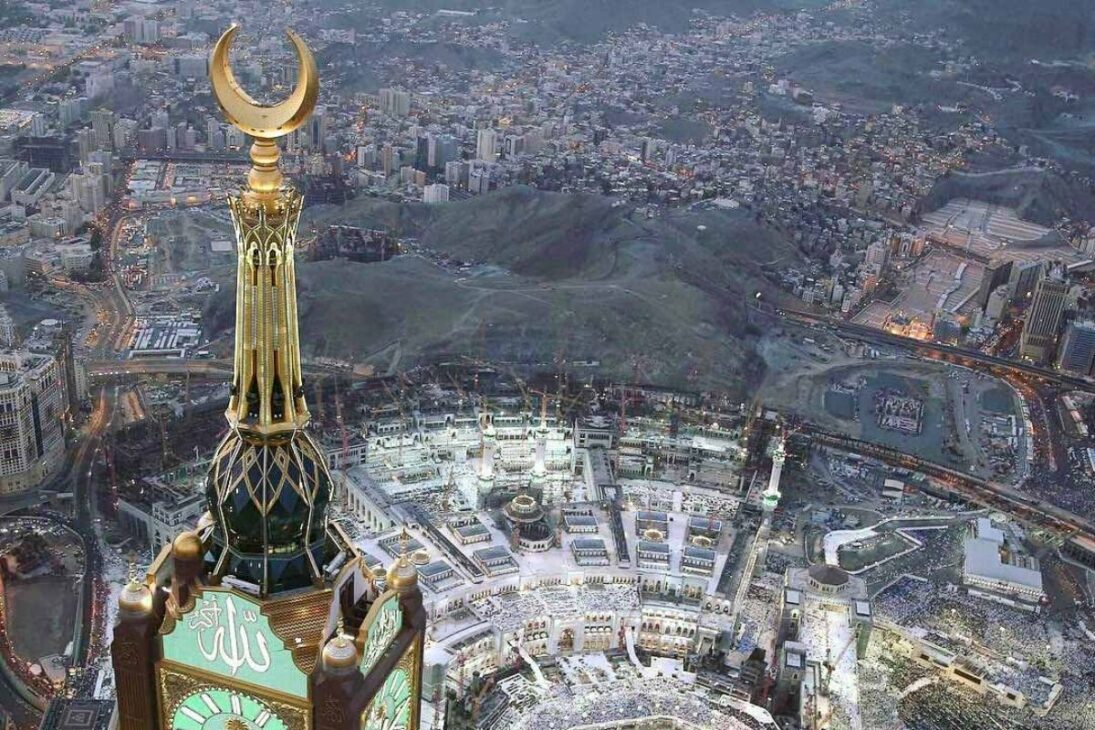 Un complejo de U$15 mil millones con la mayor área útil del mundo 1.500.000 m² y el mayor reloj del mundo, con 601 metros de altura