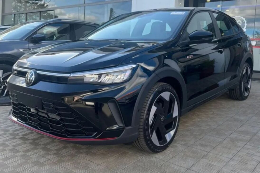 Volkswagen Nivus GTS 2026 roda 450 km, fica mais caro que no lançamento e decepciona no 0 a 100, mas surpreende na curva: vale pagar R$ 180 mil?