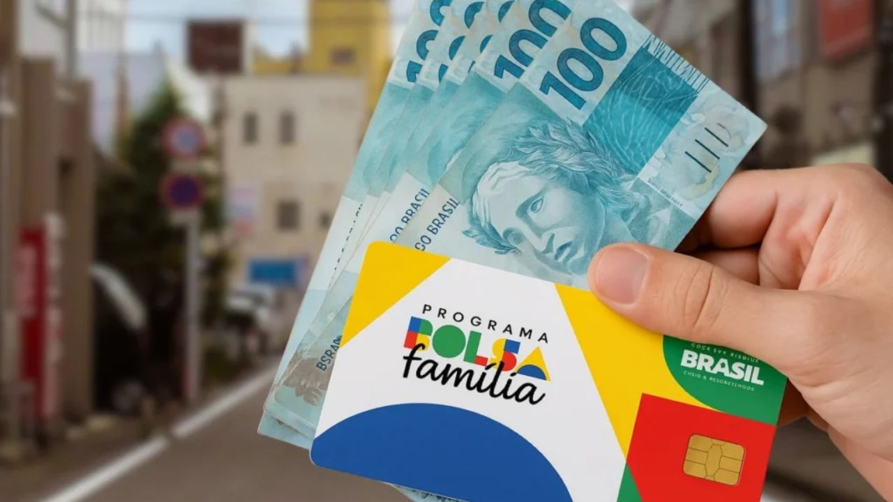 Entenda como o programa Bolsa Família para quem mora sozinho funciona: responsabilidade, requisitos, valor mínimo de R$ 600 e como realizar o cadastro para quem vive unipessoalmente.