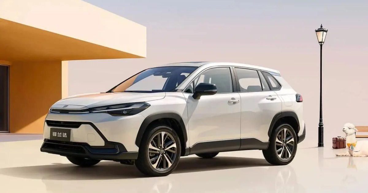 Versión china del Toyota Corolla Cross trae motor 2.0 más potente, panel digital de 12,9” y precio inicial por debajo de R$ 100 mil. (Imagen: Divulgación)