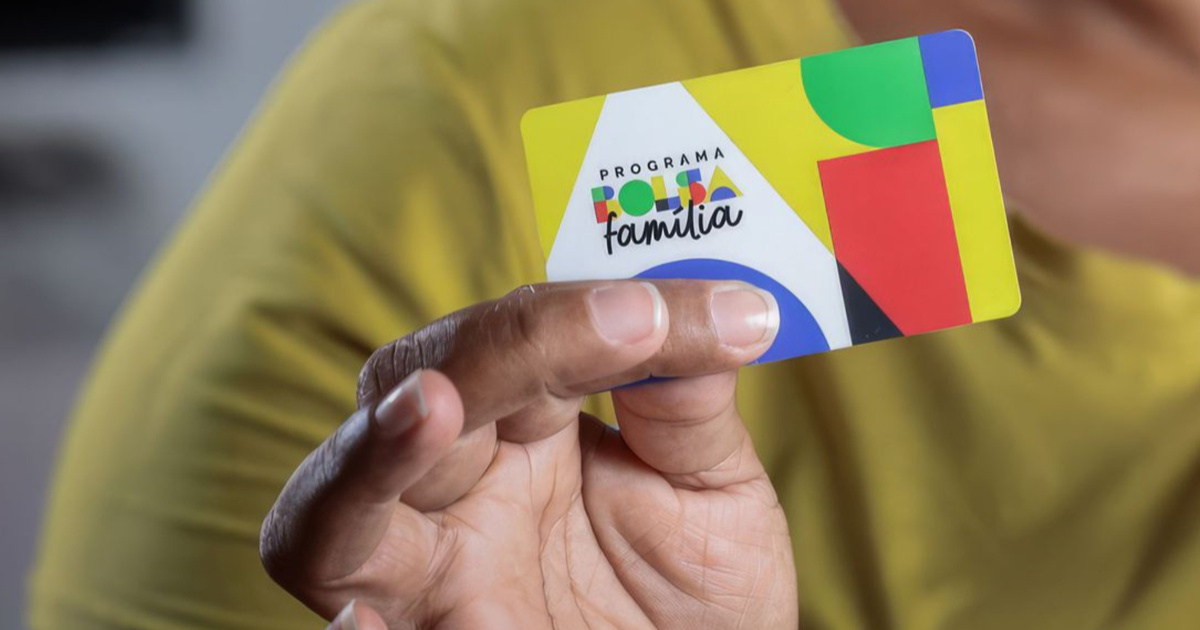 Ipea mide el efecto del Bolsa Familia de R$ 600 en la participación y formalización, detalla perfiles afectados y compara resultados de estudios.