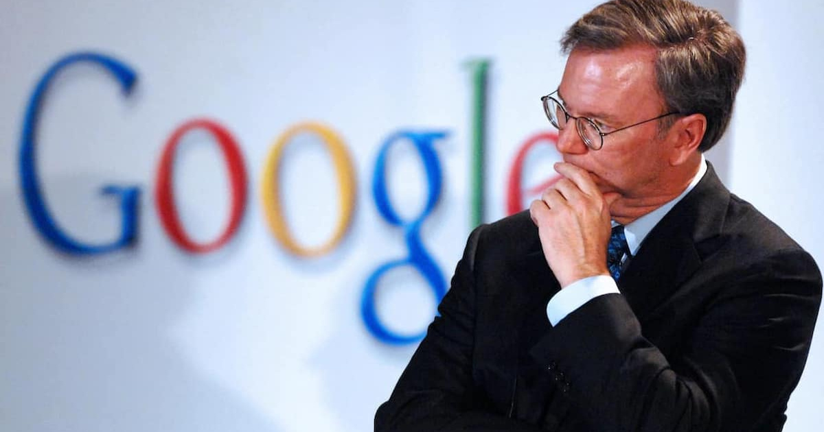 Eric Schmidt defiende ritmo de 72 horas semanales y critica el home office, diciendo que la comodidad y el equilibrio retrasan la innovación tecnológica. (Imagen: cointimes)