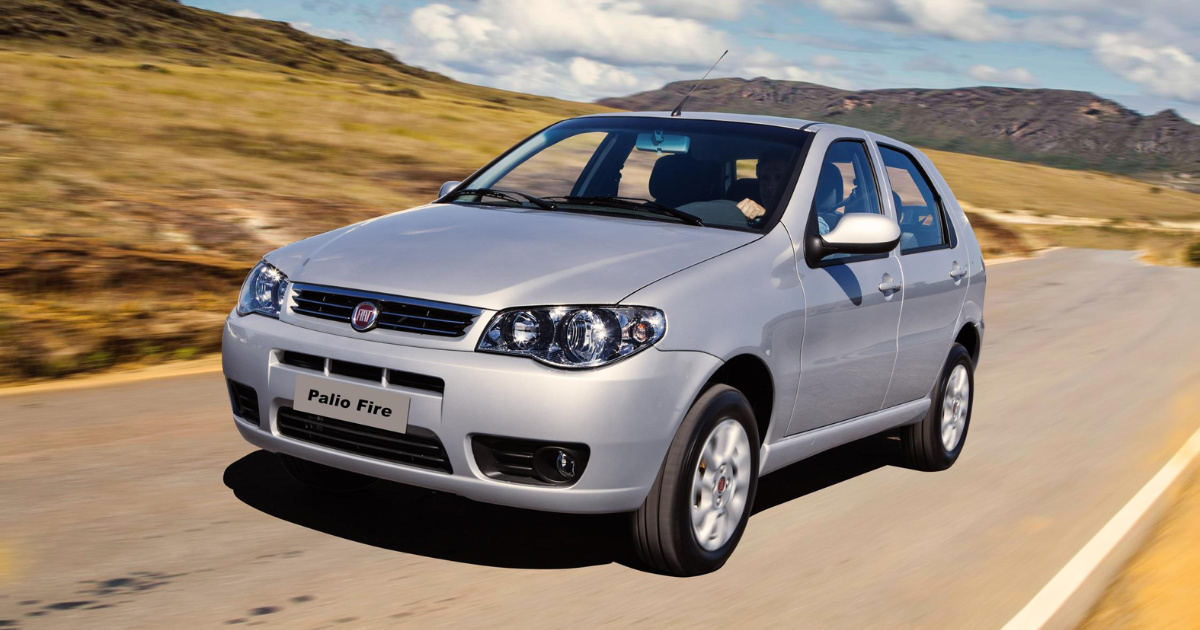 En 10 años, el coche más barato de Brasil saltó de R$ 27 mil a R$ 73 mil. Vea cómo el “popular” desapareció y qué cambió en el mercado. (Imagen: memoriamotor)