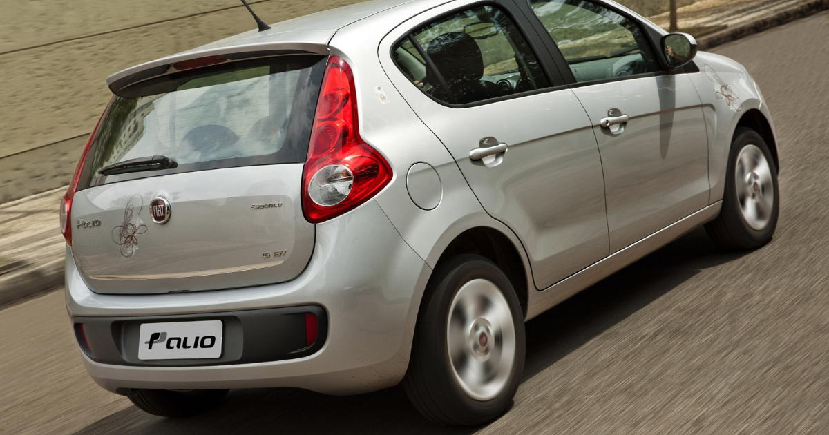 En 10 años, el coche más barato de Brasil saltó de R$ 27 mil a R$ 73 mil. Vea cómo el “popular” desapareció y qué cambió en el mercado. (Imagen: memoriamotor)