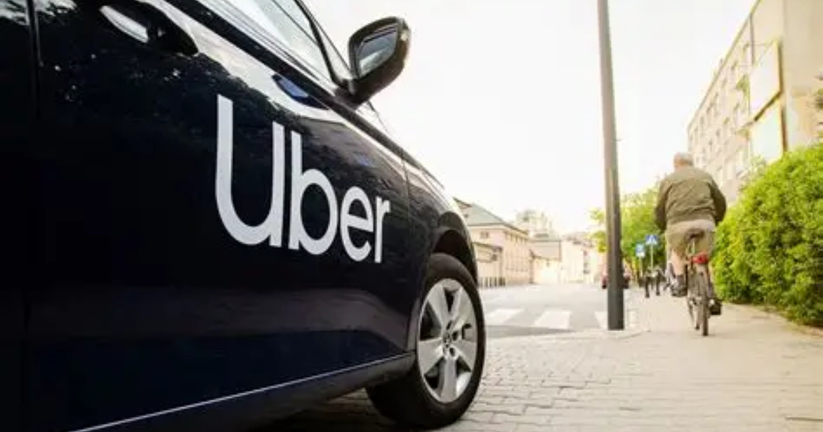 Uber altera categorias Black e Comfort em 2026, exclui modelos de marcas conhecidas e impõe novas regras para carros e motoristas.