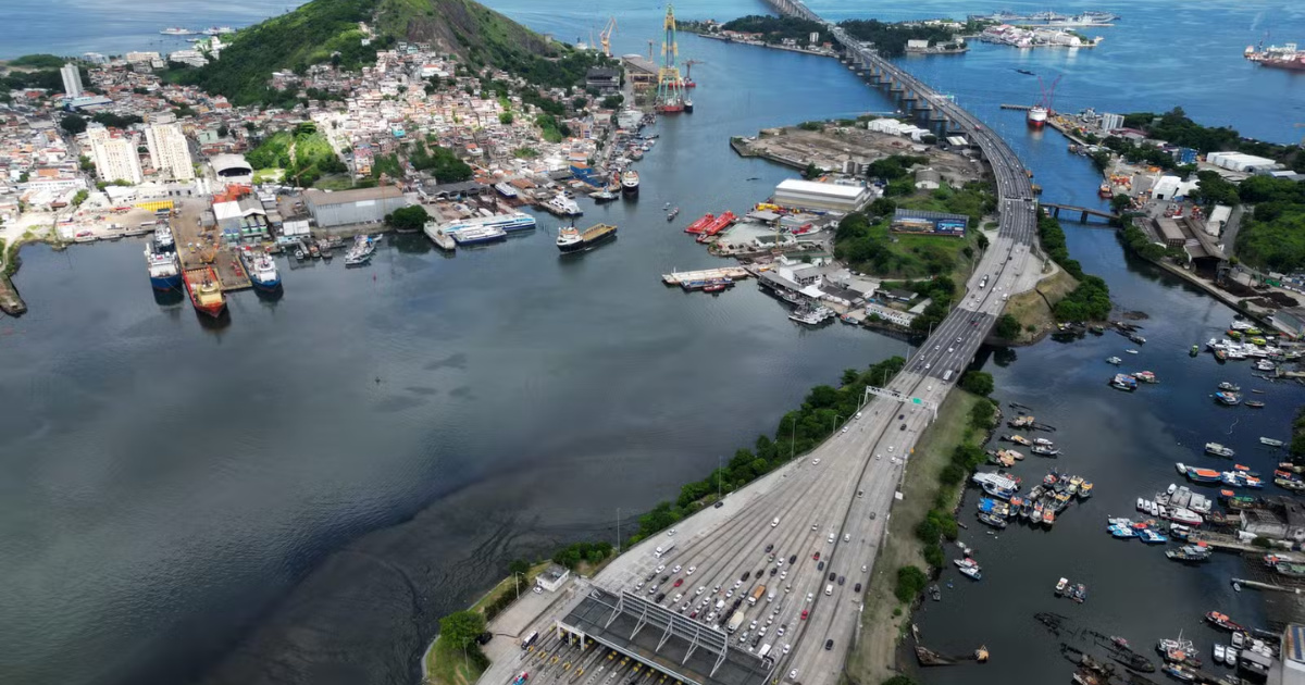 Con 625 metros de altura, el puente Huajiang Grand Canyon, en China, es el más alto del mundo y reduce viajes de dos horas a dos minutos.