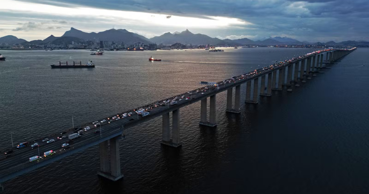 Con 625 metros de altura, el puente Huajiang Grand Canyon, en China, es el más alto del mundo y reduce viajes de dos horas a dos minutos.