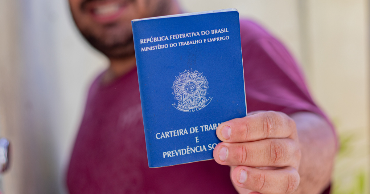 Instructor del Sesc es despedido días antes de las vacaciones y gana indemnización en el TST por violación de la buena fe y abuso de derecho.