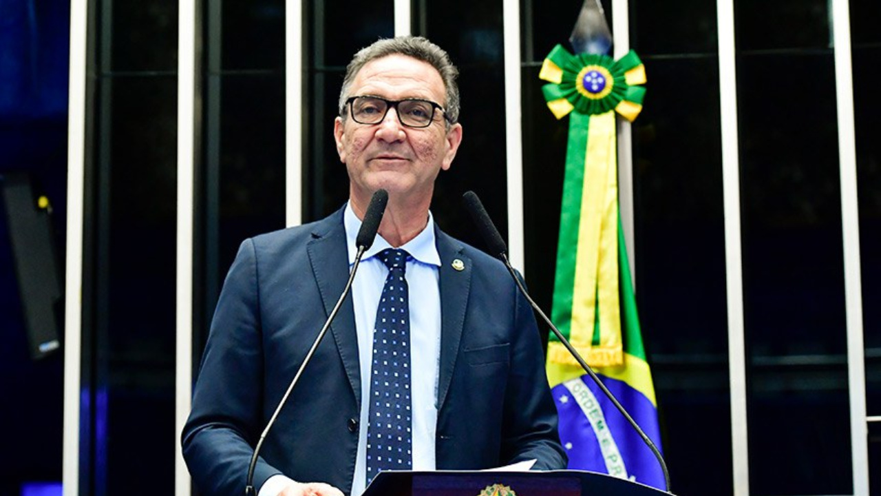 O senador Lucas Barreto critica as novas exigências do Ibama e aponta riscos de atrasos na exploração de petróleo na Margem Equatorial, área estratégica para o desenvolvimento econômico do Amapá. Fonte: Agência Senado