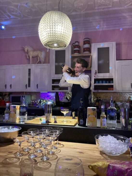 Mansión, Ruinas, Pareja