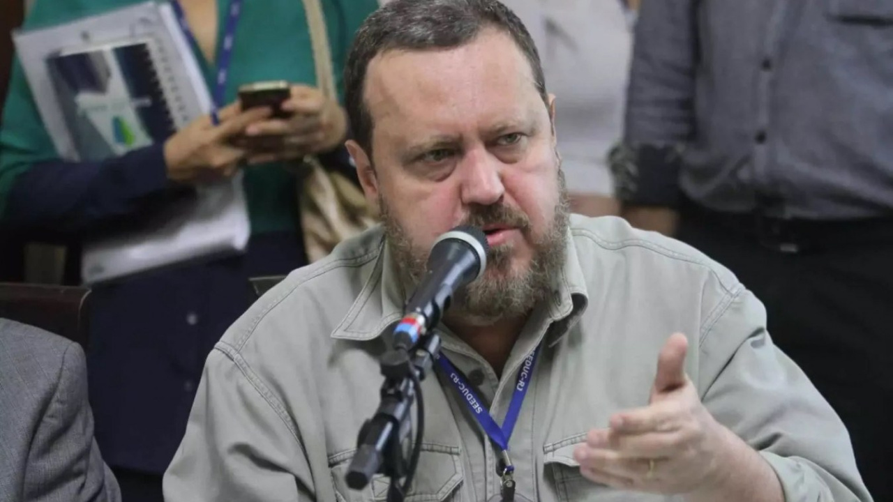 O Amapá estuda criar fundos setoriais para investir recursos do petróleo em projetos de preservação ambiental e desenvolvimento regional, inspirando-se no modelo do Rio de Janeiro. A Petrobras vê na Margem Equatorial uma oportunidade para gerar riqueza e combater a pobreza energética. Fonte: Guilherme Cunha