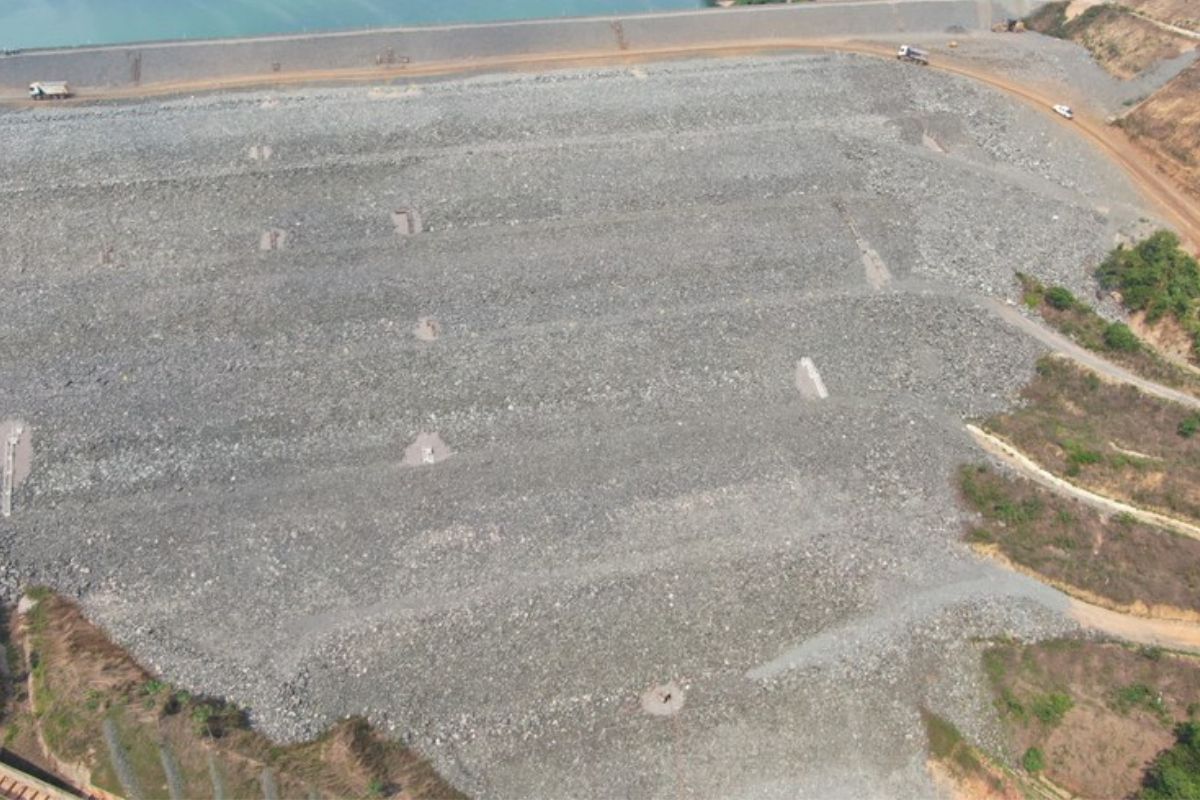 A segurança das barragens de mineração no Brasil alcançou um marco importante em 2025, com o novo relatório da Agência Nacional de Mineração (ANM) confirmando uma tendência sólida de estabilidade