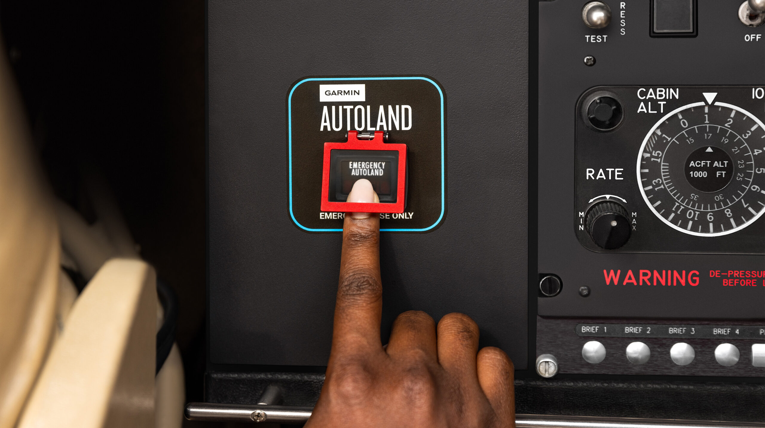 O sistema de aviação que pousa sozinho se o piloto desmaiar, a primeira tecnologia do mundo capaz de assumir o controle total e levar o avião ao solo sem intervenção humana