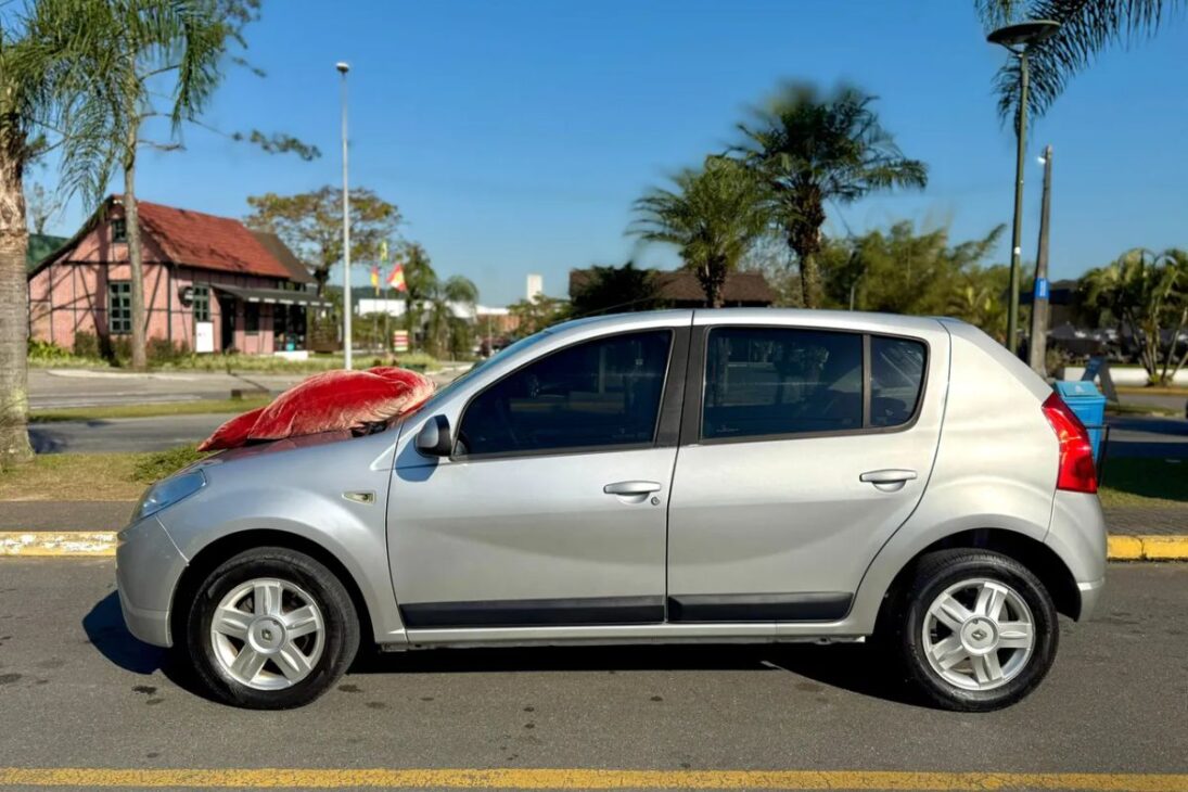 Guía de los mejores coches hasta 30 mil con motor económico, mantenimiento barato, enfoque en el consumo en la ciudad y consejos prácticos para elegir su coche usado con seguridad y bajo costo total.

