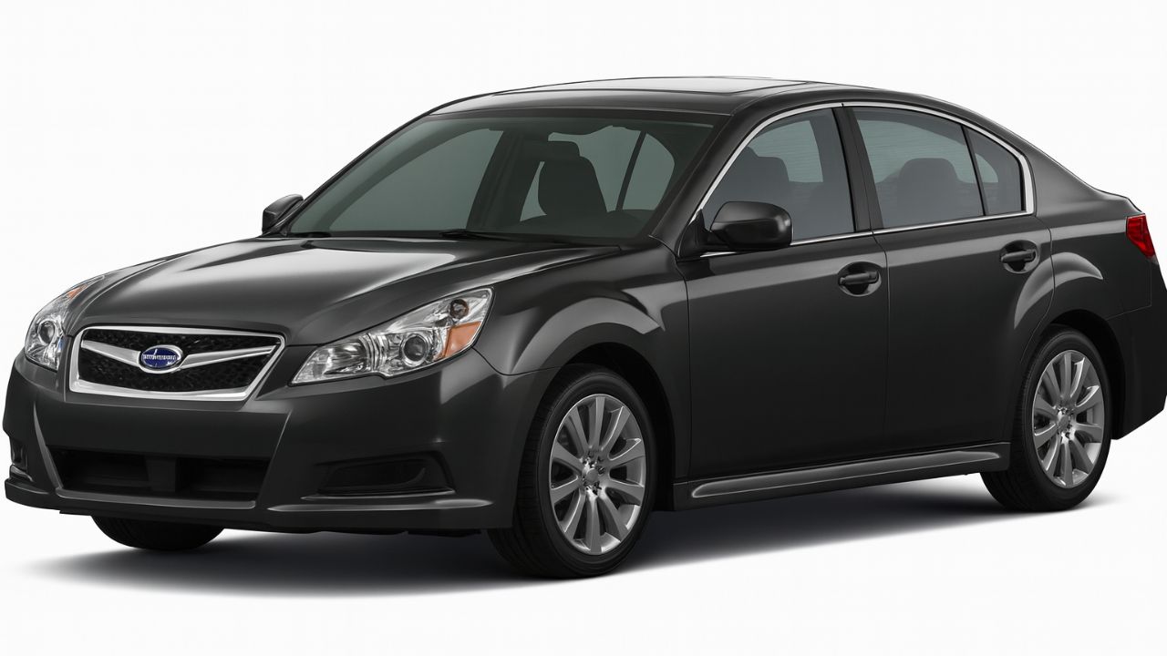 Consulta 8 coches usados que unen lujo, tecnología y rendimiento. Ve la lista completa con opciones de sedanes e híbridos por un buen precio.