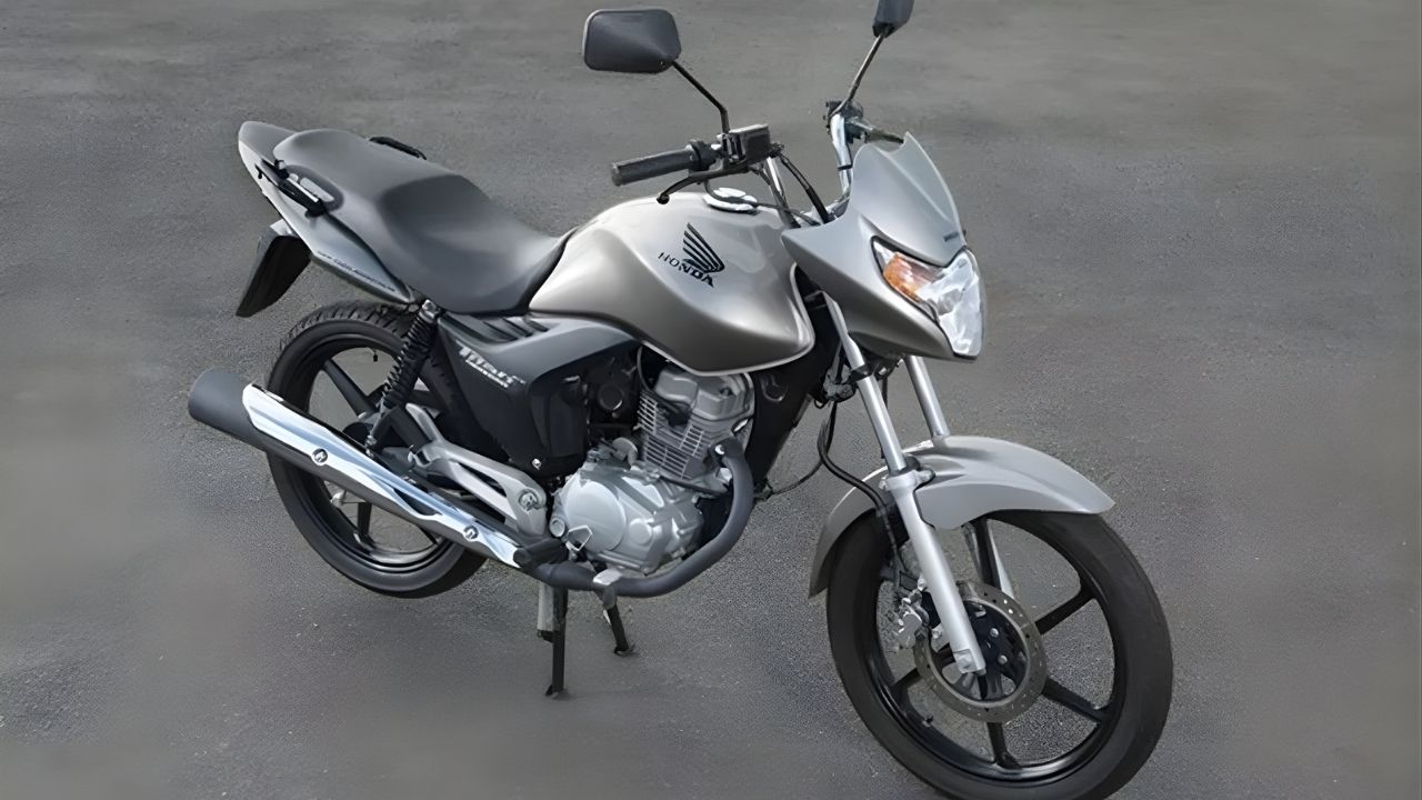 A moto 150 mais econômica que a Honda já vendeu no Brasil: CG 150 Titan Mix ultrapassa 45 km/l com o lendário motor OHC e foi a primeira moto flex do planeta