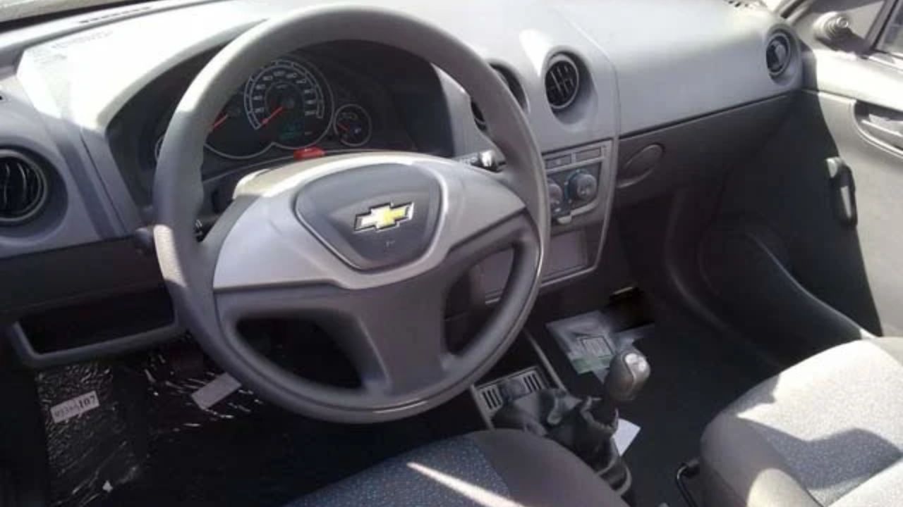 Carros baratos que o povão ama modelos econômicos, quase indestrutíveis, manutenção barata, preços camaradas e até um clássico nostálgico valorizando no mercado (6)