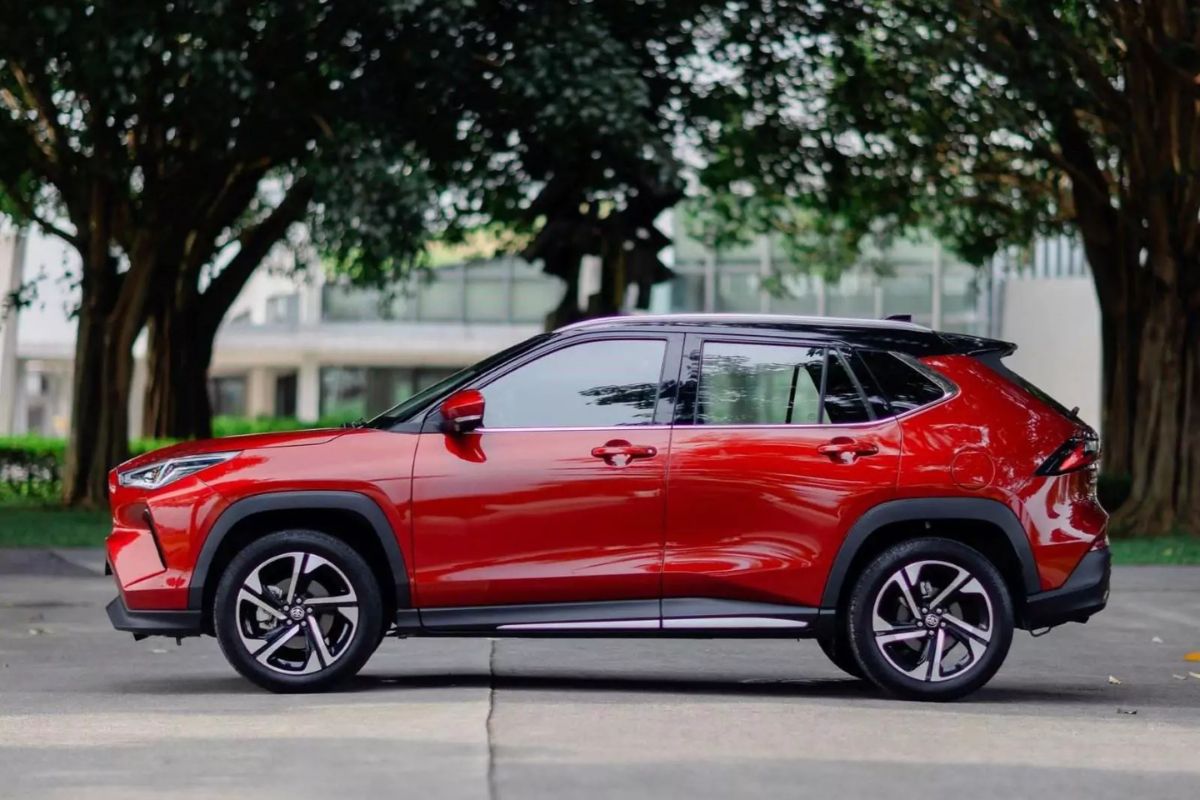 Yaris Cross 2025 enfrenta rivais como SUV compacto híbrido flex, com motor 1.5 Flex, consumo 1.5 Flex mediano e autonomia limitada em uso urbano.