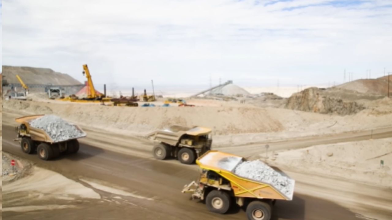 Minería de litio y litio en Chile en disputa por el oro blanco en el Salar de Atacama, con comunidades indígenas en el centro del debate ambiental.