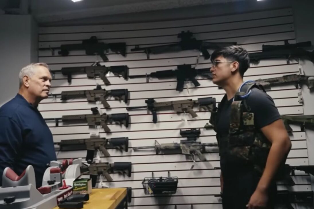 Con 15 pisos subterráneos, el búnker del fin del mundo funciona como un búnker de lujo con piscina, cine, mercado propio y servicios médicos completos, ofreciendo a multimillonarios apartamentos blindados, grandes almacenes, seguridad armada permanente y máxima protección sin renunciar a la comodidad absoluta diaria garantizada en largas crisis globales prolongadas