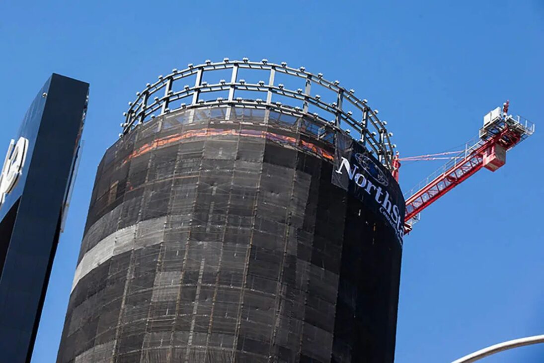 Conozca los errores de construcción más caros del mundo en casos como Millennium Tower, Hotel Harmon, Túnel de Hallandsås y Puente de la Bahía de San Francisco-Oakland.