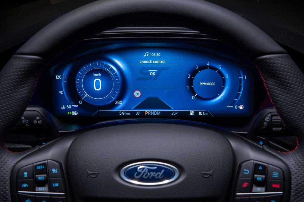 O Ford Focus se despede da Europa após 27 anos enquanto a Ford foca em SUV e estuda reviver o nome Focus em um novo modelo previsto para 2027.