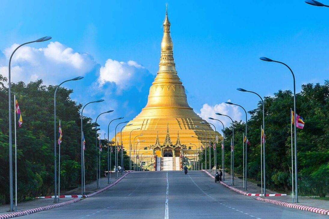 En El Análisis De Los Megaproyectos Más Inútiles Del Mundo, Yucca Mountain, Forest City, Naypyidaw Y El Aeropuerto Central De Ciudad Real Muestran Cómo Decisiones Bilionarias Pueden Fracasar.